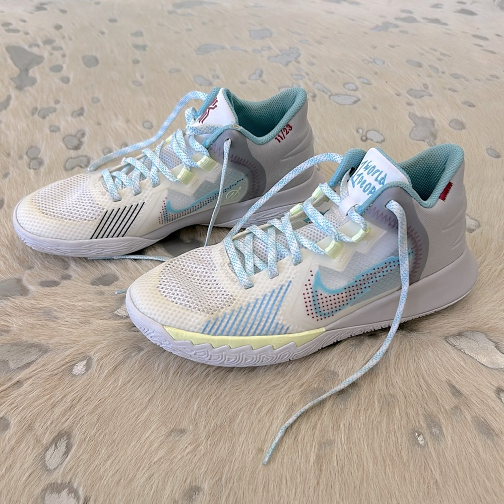 Nike Kyrie Flytrap kids 5.5